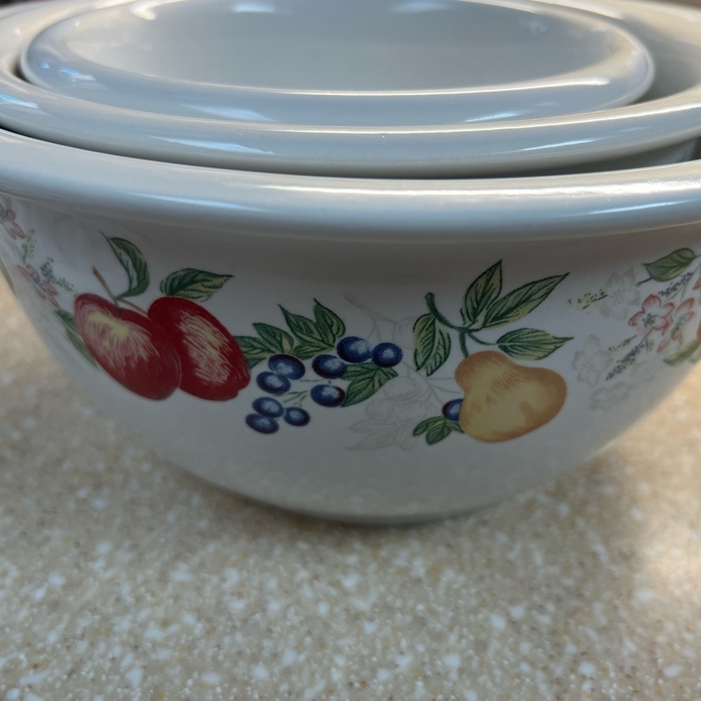 Vintage Chutney Corelle Set of 3 nesting mixing bowls